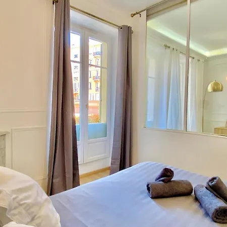 Designer Garden View Ac, Fiber Wifi Heart Of Apartament Monte Carlo